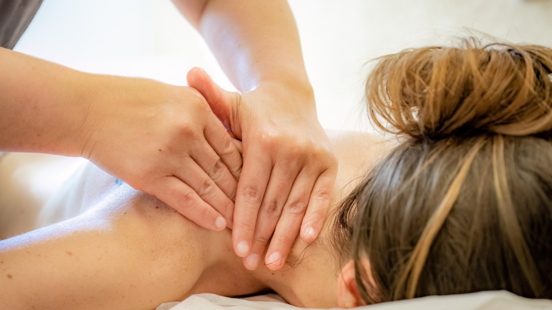 Soins 2 mains cheveux